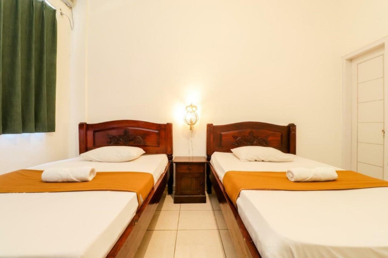 Palmyra Hostel Malang Exteriér fotografie