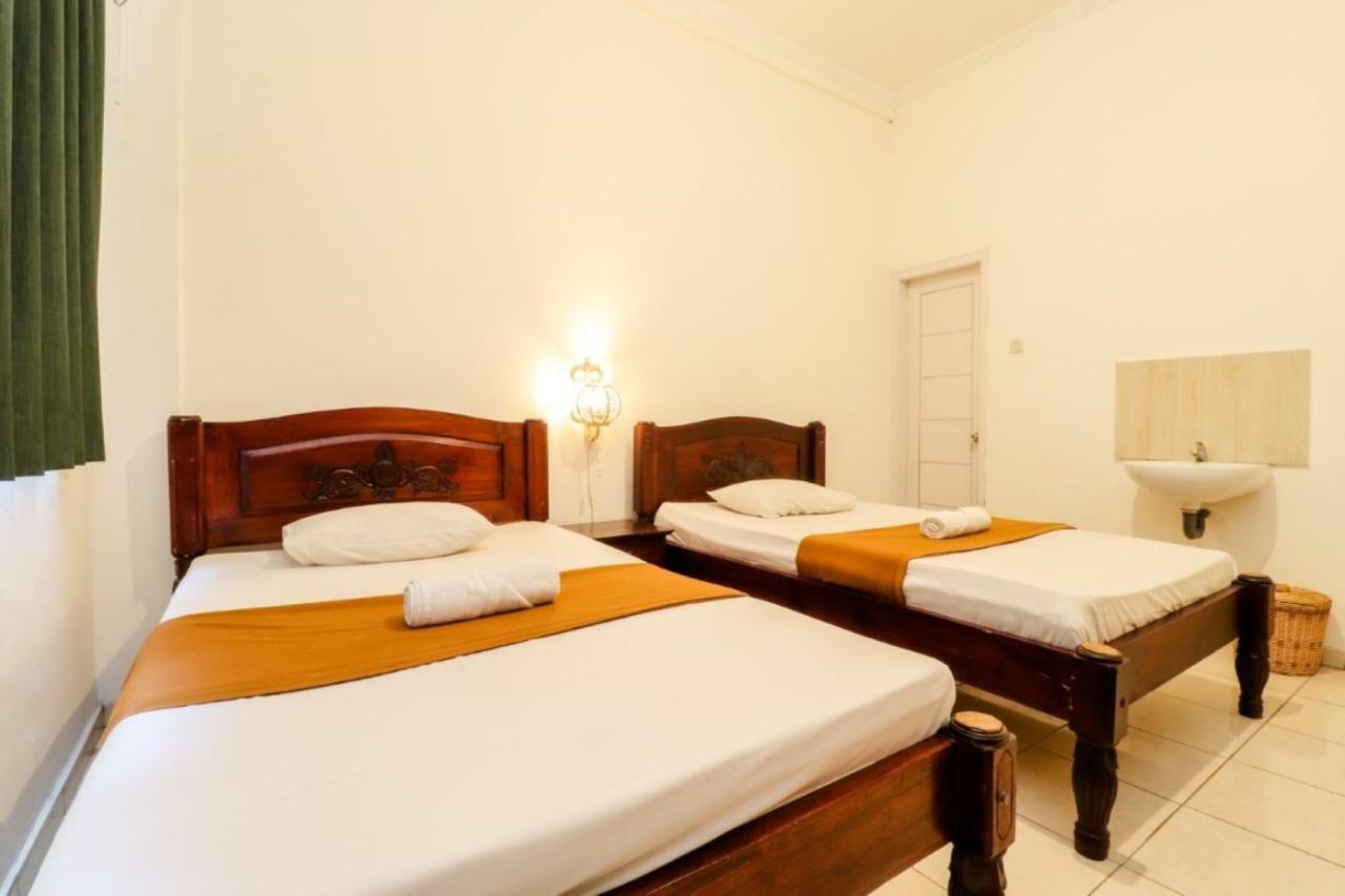 Palmyra Hostel Malang Exteriér fotografie