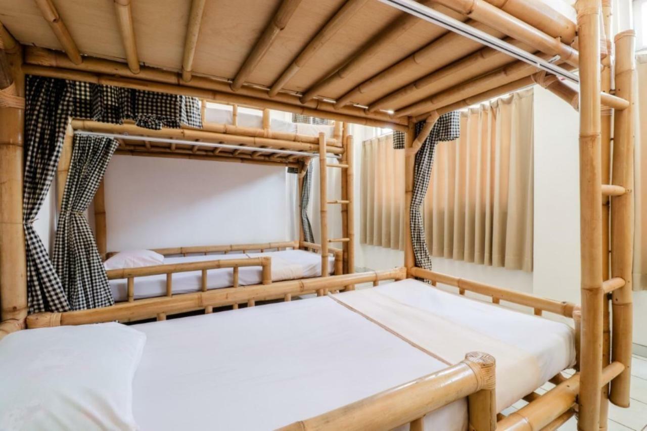 Palmyra Hostel Malang Exteriér fotografie