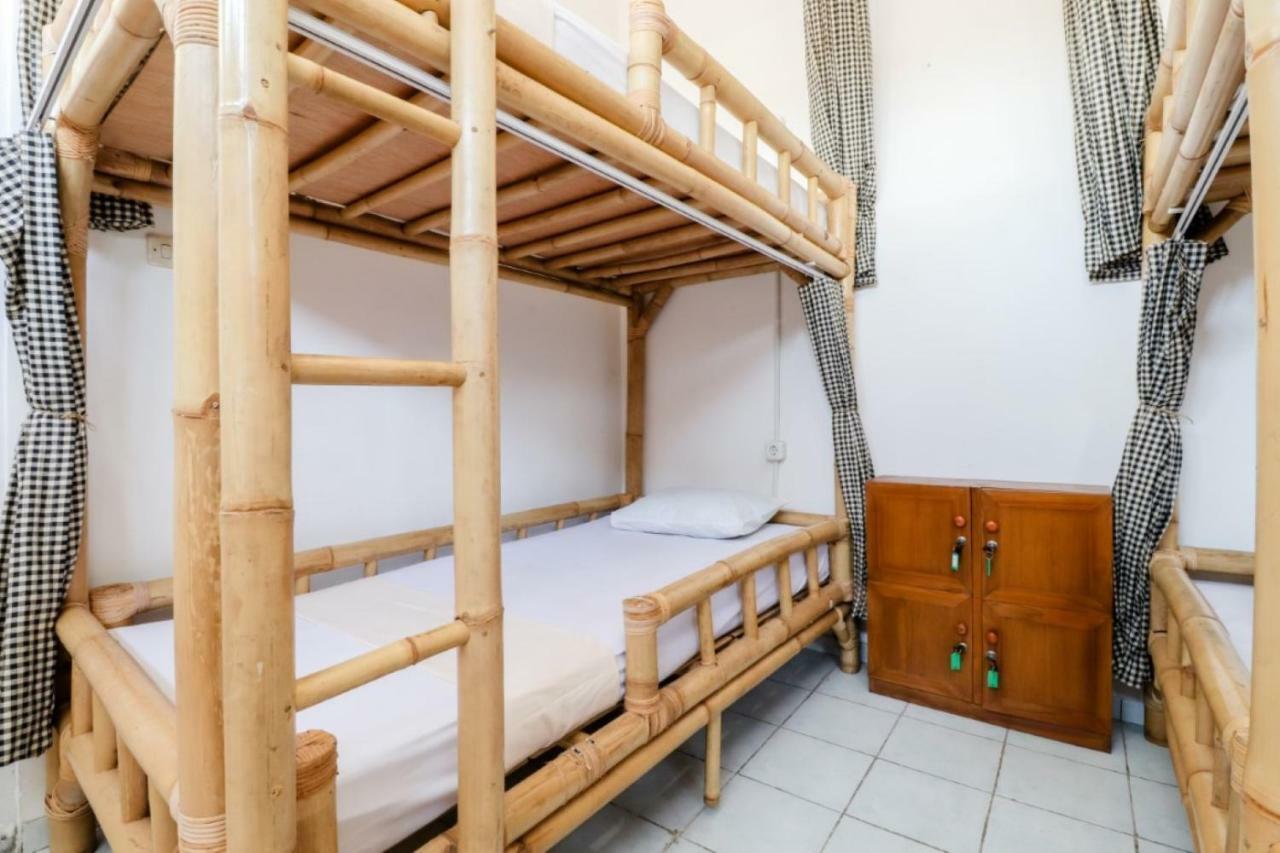 Palmyra Hostel Malang Exteriér fotografie